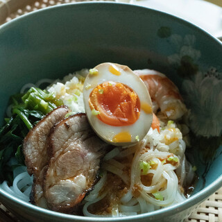 「つるつる」「もちもち」な国産生米麺