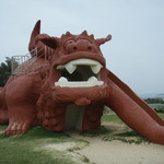 パークサイド - ゲストハウスへ訪れる際の目印となるシーサー＠カママ嶺公園