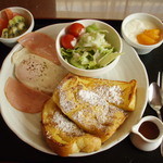 パークサイド - 見た目も味もすばらしい，朝食のフレンチトーストセット