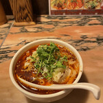 中国料理 西安刀削麺 - サンラー刀削麺　小