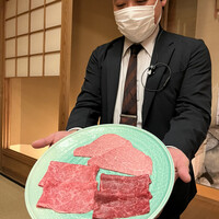 北新地しゃぶしゃぶすき焼き きらく - メインディッシュの和牛3種のしゃぶしゃぶ。
                    シャトーブリアン、ロース、クリノミ♡