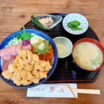 平八 - 選べる三色丼 4800円