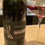 マンサルヴァ - 勝手なイメージでは、ボディがしっかりなエトナ・ロッソ。
      
      ところがこちらは、「ジュヴレ・シャンベルタン？」なんて思わせちゃうエレガンス。
      ワインも、引き出し多いですなぁ。