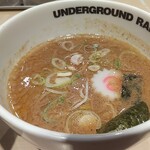 アンダーグラウンド ラーメン 頑者 - 