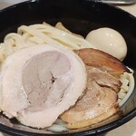 アンダーグラウンド ラーメン 頑者 - 