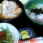 蕎麦処 朝日屋 - カツ丼と冷やしたぬきそばのセット