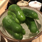 炭劇場 徳永座 都町本店 - 冷やしピーマン(卓上の味噌につけると、永遠に食べれる)