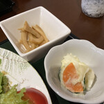 Mitsumi - 小鉢は タケノコの煮物 と ポテトサラダ