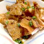 夜景が見える 全品2,000円 食べ飲み放題 はなこま 上野店 - 鶏皮ポン酢　580円