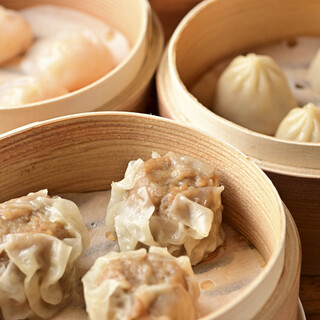 お店で皮から作っています！手作り点心。