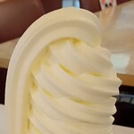 マルカンビル大食堂 - ソフトクリーム（アップ）