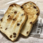 ブーランジェリー ミヤナガ - レーズンハードトースト 1/2本 ５枚切 ¥260+税