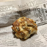 ブーランジェリー ミヤナガ - 大納言小豆のパン ¥200+税