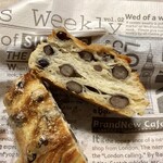 ブーランジェリー ミヤナガ - 大納言小豆のパン ¥200+税