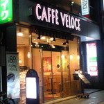 CAFFE VELOCE - 夜の外観です。