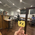 渡辺料理店 - カウンターが数席と、テーブルが五席ほど。予約必須！