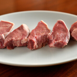 [A must-try dish] Soft and fatty thick-sliced ``tongue''