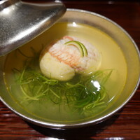 京味 もと井 - お椀：毛蟹しんじょう、おかひじき、ふり柚月