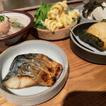 Yamaimono Ooi Ryouri Ten Kawasaki - 鯖の塩焼き、山芋と明太子の磯辺揚げ、マカロニサラダ