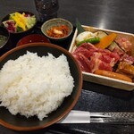 焼肉 食べ放題 黒べこ屋 - 