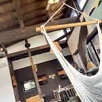 はれるや - 【店内(座った席から)】なんとなく斜めで