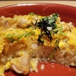 鶏と鉄板焼 宮本 - 親子丼、内部。