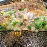 Okonomiyaki Gyuusujinegimaru - ねぎ焼「牛すじねぎ焼」（690円）