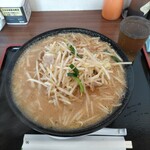 お肉の産直　ヴィラ工房 - 味噌ラーメン