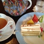Kafe Yoku Naru Yoku Naru - 紅茶と紅茶のケーキ