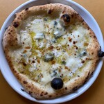 ピッツェリア タラッリ - クアトロフォルマッジ