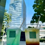 ボルボ スタジオ 青山 カフェ&バー - 