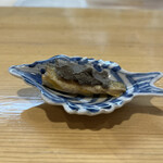 四谷 うえ村 - 稚鮎の南蛮漬けみたいなやつの上に、鮎をじぇーんぶこしたやつ。酒だ酒をくれ！