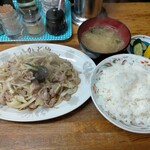 中華料理 かどや - 料理写真:肉野菜炒め定食850円