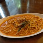 イタリアンバル バンビーノ - 渡り蟹のトマトクリームパスタ、サラダ･パン･ドリンクセット 1300円税込、パスタ大盛り(無料)