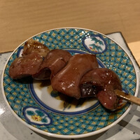焼鳥 ひら野 - レバーらしく鉄分しっかり感じられるレバー。美味しい♪