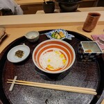 日本料理 研野 - ご飯のお供、佃煮、ちりめん山椒、胡麻と生姜、バジルであっさりと味付けした水茄子と胡瓜の漬物、津軽漬け（松前漬け）