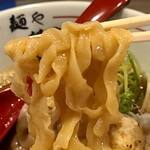 麺や 麟子鳳雛 - 超多加水極太ピロ麺最高　