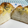 マスヤ製パン所 - チーズ（断面）