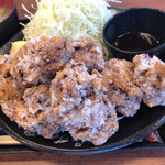 Densetsu No Sutadonya - あつあつホクホクの唐揚げ　醤油にはタレがつく