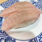 まわる寿司　博多魚がし - ひらめえんがわ　¥520