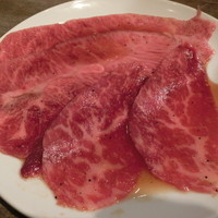 うしごろバンビーナ 恵比寿本店 - シンシン（右）、ミスジ（左）