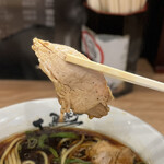 麺屋 丈六 なんば店 - チャーシューのアップ