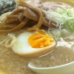 Yoshimaru - 豚骨ラーメン：650円