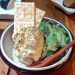 Osekkaiya - アンチョビが効いた炙りポテトサラダ