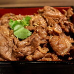 極上松阪牛 牛追道中 - 焼肉重（赤だし付）