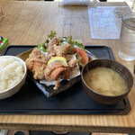 CHERRY - 古白鶏の唐揚げ定食800円（大盛？）