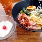 チャイナボイジャー - ボイジャーセット　ローストビーフと煮タマゴの冷し麺(胡麻ダレ)1650円(税込)