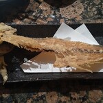 Mawaru Sushi Mekkemon - 骨付きアジ骨煎餅