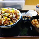 天ぷら てんちゃん - 日替わり みそ風味だれ俺の豚天丼850円 