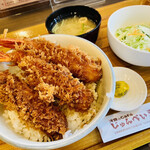 洋食とcafeじゅんぺい - 『海老丼(竹)』
            税込1,320円